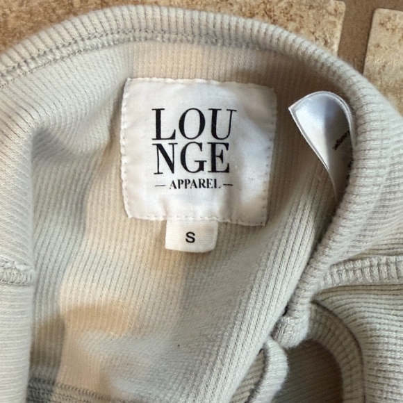 Lounge Set - Picture 4 of 4